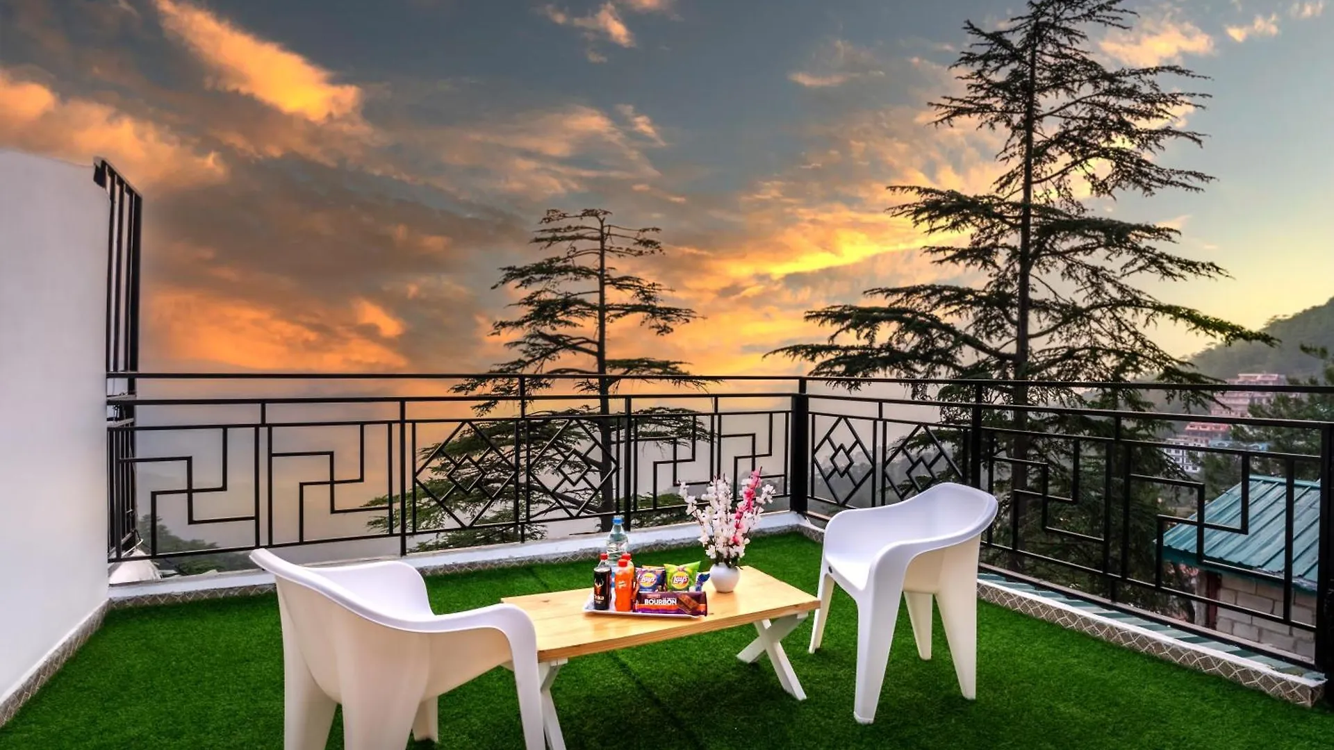 The Sunset Abode 4Br With Valley Views Shimla