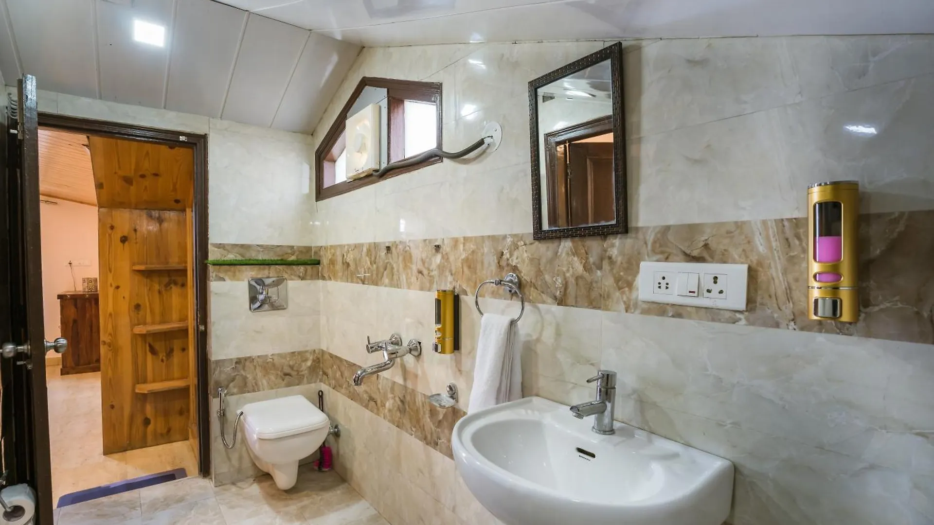Apartment The Sunset Abode 4Br With Valley Views Shimla